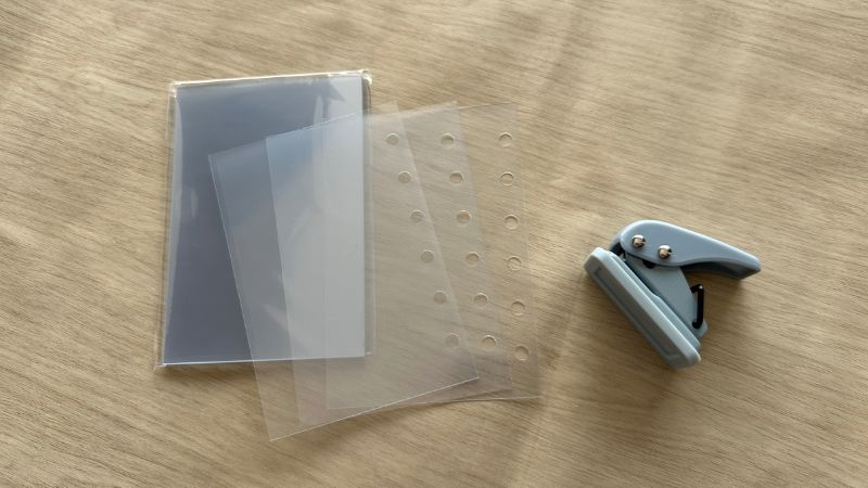 PPシートと穴あけパンチ