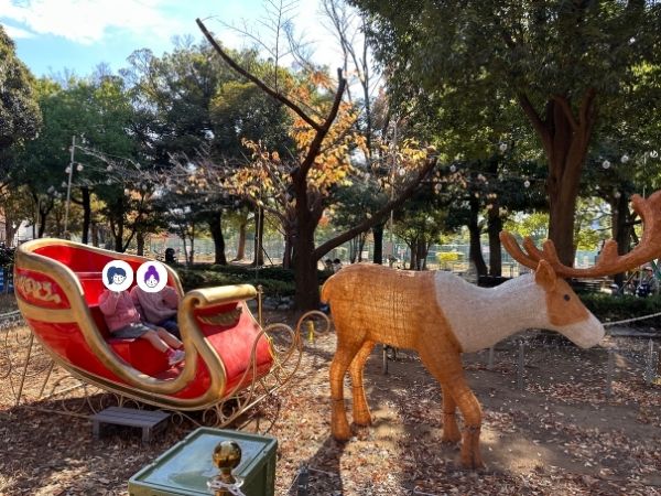 トナカイとサンタのソリ