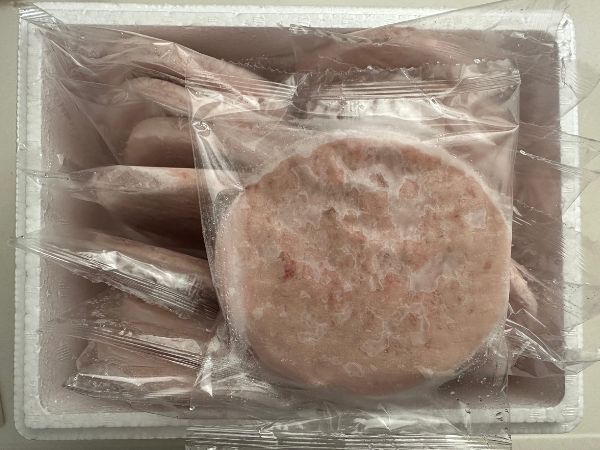 箱に入った状態のネギトロ