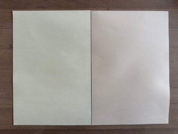 1.画用紙を1mmほど間隔をあけて並べる