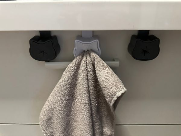セリアのタオルホルダー ねこ（フックタイプ）