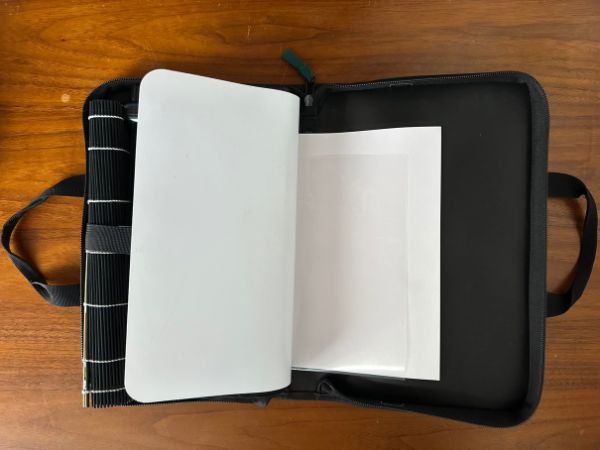 半紙を習字セットに入れた様子