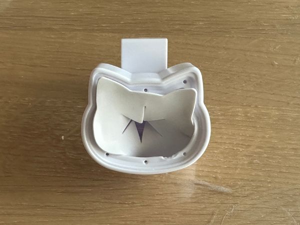 タオルホルダーめり込んだ形