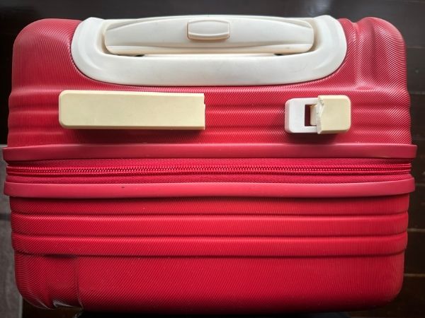 スーツケースのハンドルが破損