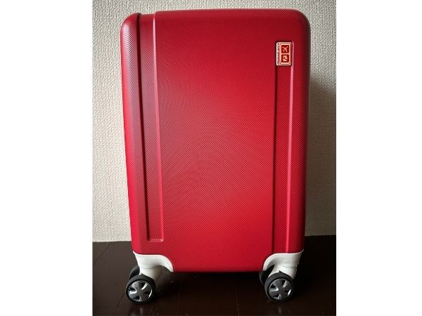 スーツケースの正面
