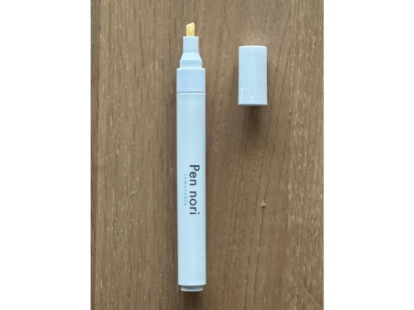 セリア ペン型のリ Pen nori キャップを外した様子