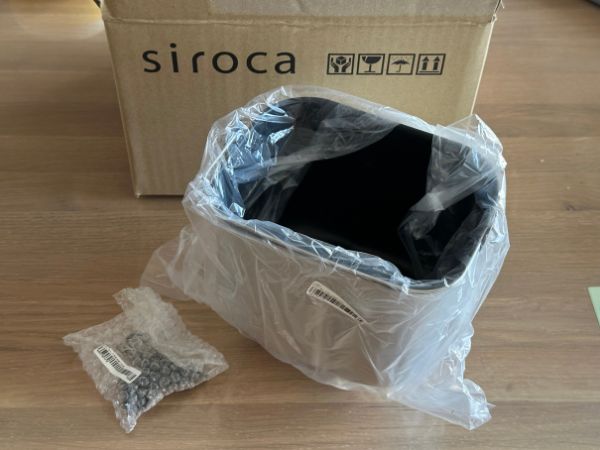 新しいパンケースとパン羽根が届いた様子